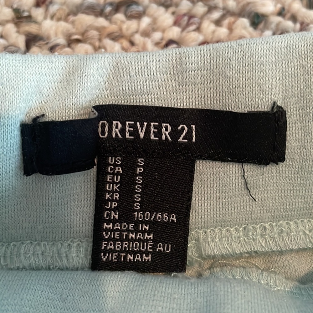 Forever 21 Sage Green Peplum Skirt. Small - Picture 3 of 4